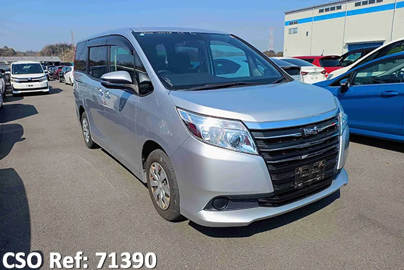 Toyota / Noah 2016